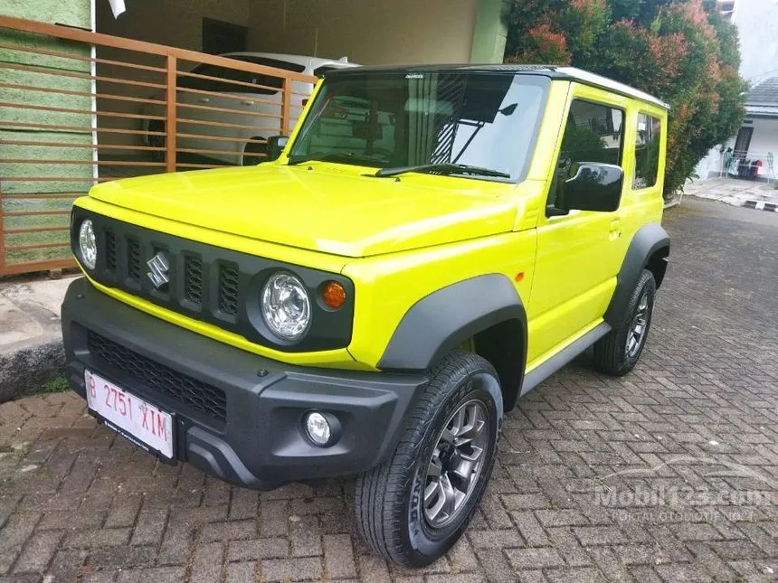 Jual Mobil Suzuki Jimny 2024 5 Door (2 Tone) 1.5 di Jawa Barat Automatic SUV Kuning Rp 485.100.000