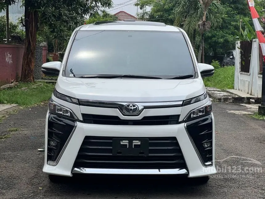 Jual Mobil Toyota Voxy 2019 2.0 di DKI Jakarta Automatic MPV Putih Rp 310.000.000
