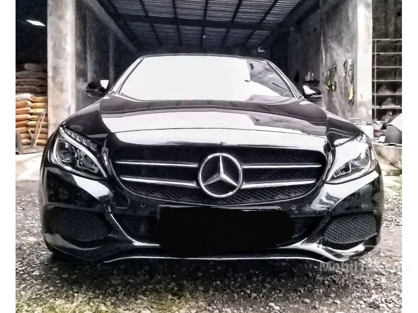 2017 Mercedes-Benz C200 Avantgarde Sedan