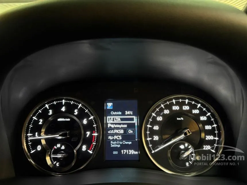 2022 Lexus LM 350 7 Seater MPV