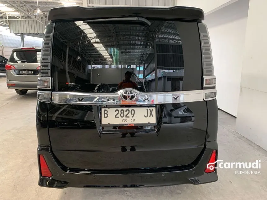 2018 Toyota Voxy MPV