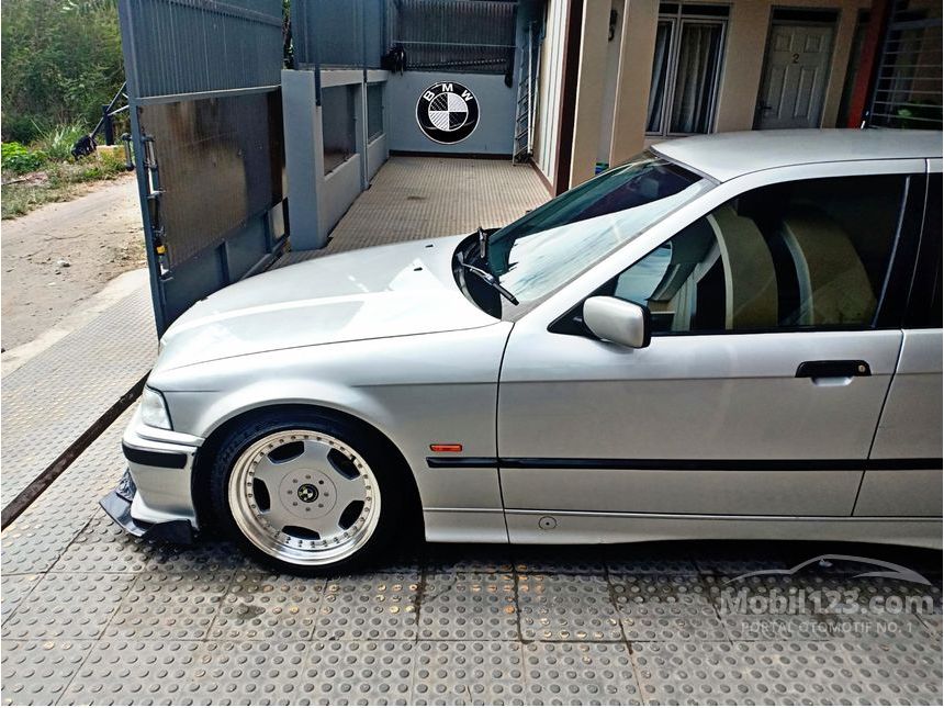 Jual Mobil BMW 323i 1998 E36 2 5 Manual 2 5 di Jawa Barat Jual Mobil BMW 323i 1998 E36 2 5 Manual 2 5 di Jawa Barat