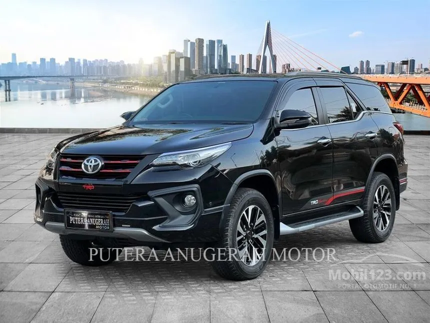 Jual Mobil Toyota Fortuner 2018 VRZ 2.4 di Jawa Timur Automatic SUV Hitam Rp 455.000.000