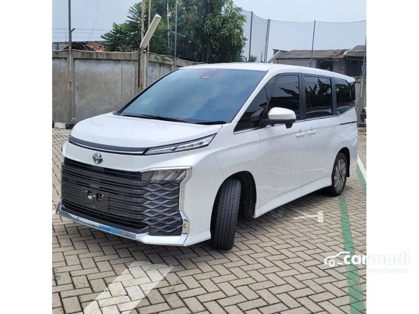 Jual Mobil Toyota Voxy 2024 2.0 di Banten Automatic Van Wagon Putih Rp 497.000.000