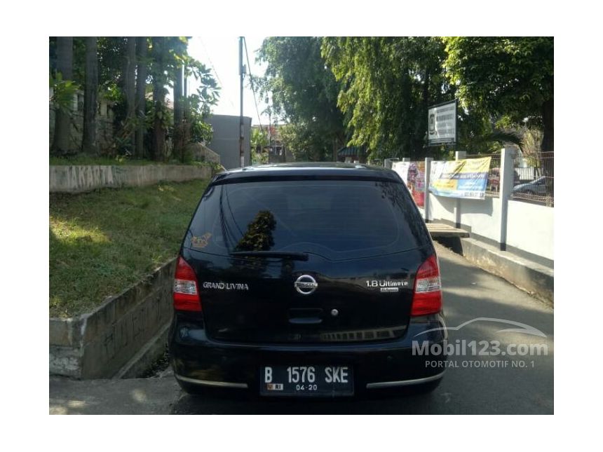 Jual Mobil Nissan Grand Livina 2010 Ultimate 1.8 di DKI 