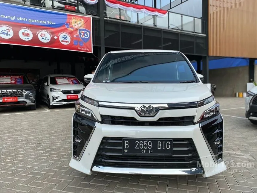 Jual Mobil Toyota Voxy 2019 2.0 di Banten Automatic Wagon Putih Rp 398.000.000