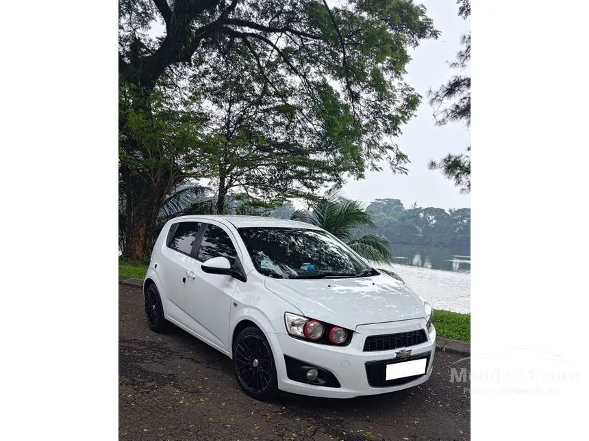 Jual Mobil Chevrolet Aveo 2013 LT 1.4 di Banten Automatic Hatchback Putih Rp 90.000.000