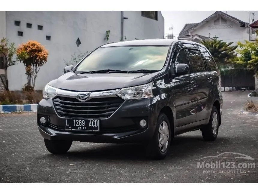 Jual Mobil Daihatsu Xenia 2017 R 1.3 di Jawa Timur Manual MPV Abu