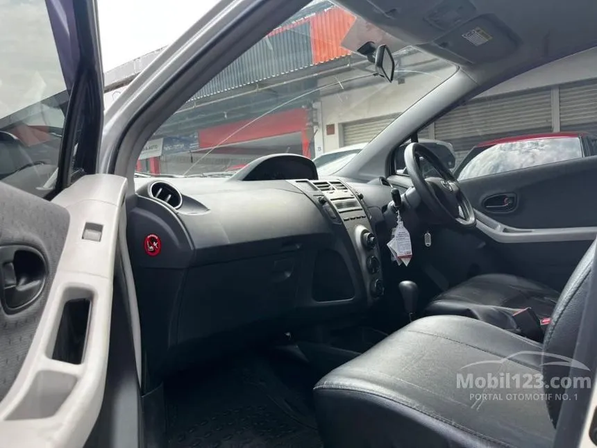 2012 Toyota Yaris E Hatchback