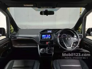 2020 Toyota Voxy 2.0 MPV