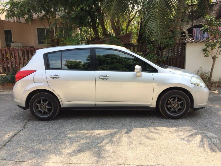 Nissan Tiida 2009 S 1.6 in ภาคอีสาน Automatic Hatchback สีเทา for
