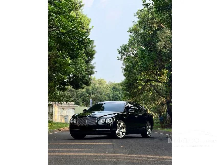 2014 Bentley Flying Spur W12 Sedan