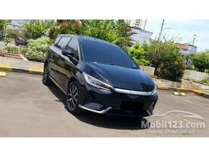 2025 BYD M6 Standard 7 Seater MPV