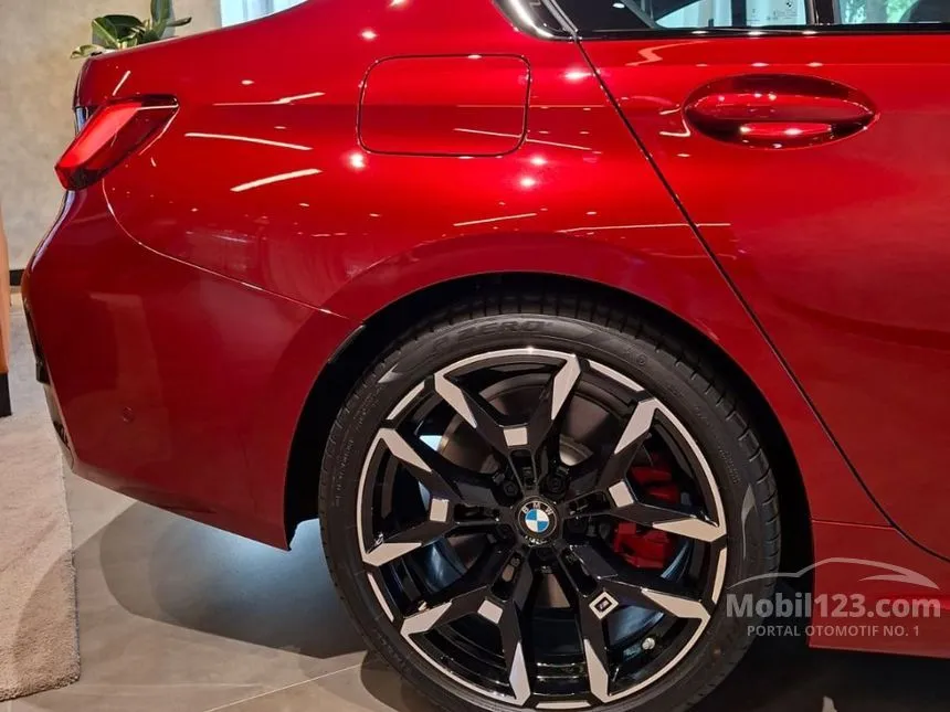 2025 BMW 330i M Sport Pro Sedan