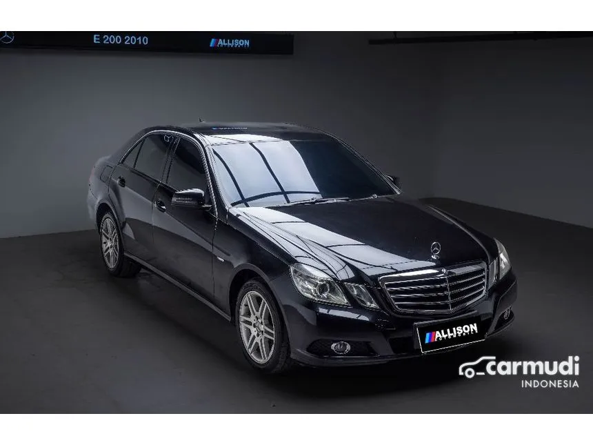 2010 Mercedes-Benz E200 CGI Sedan