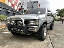 1998 Nissan Terrano 2.4 KINGSROAD Khusus pencari MOBIL ISTIMEWA