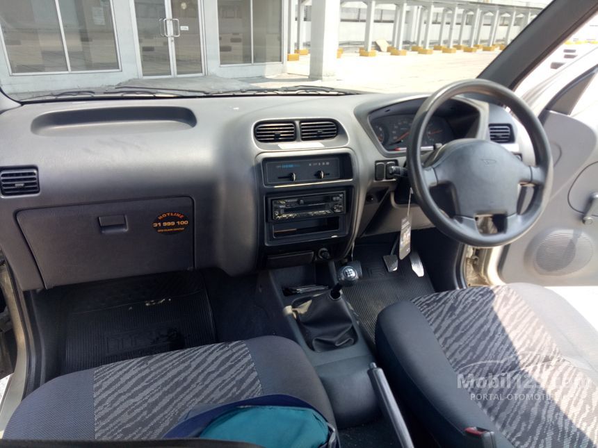 Jual Mobil Daihatsu  Taruna  2004 CL 1 5 di DKI Jakarta 