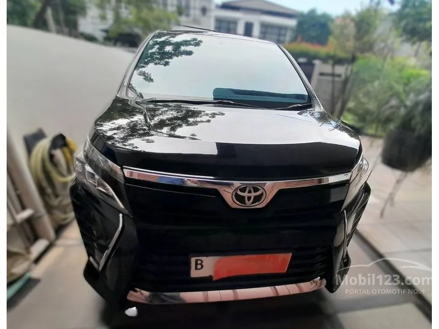 Jual Mobil Toyota Voxy 2018 2.0 di Jawa Barat Automatic Wagon Hitam Rp 320.000.000