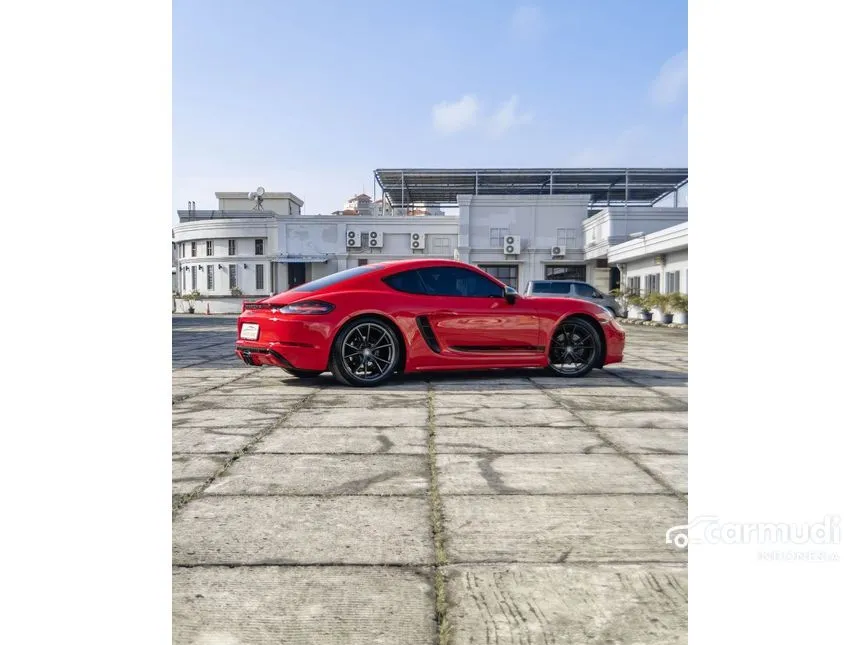 2020 Porsche 718 Cayman T Coupe