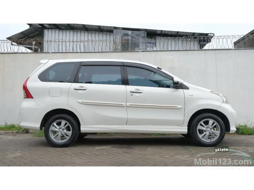 2013 Toyota Avanza Veloz MPV