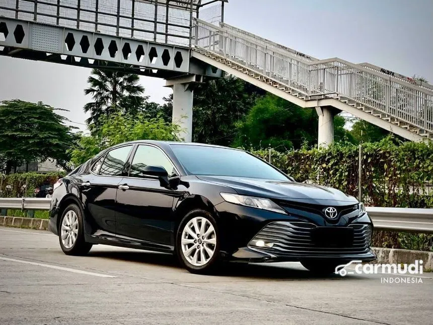 2021 Toyota Camry V Sedan