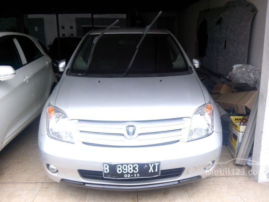 Jual Mobil Toyota IST  2004 XP60 1 3 di Banten Automatic 