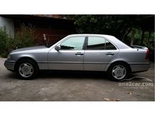 1996 Mercedes-Benz C220 2.2 W202 (ปี 93-00) Elegance Sedan AT