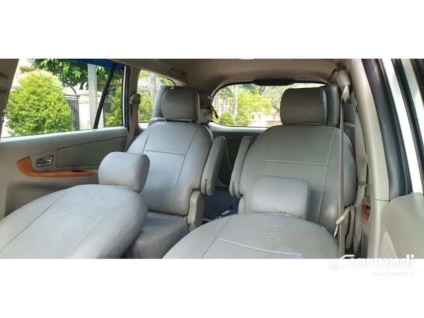 2010 Toyota Kijang Innova V Luxury MPV