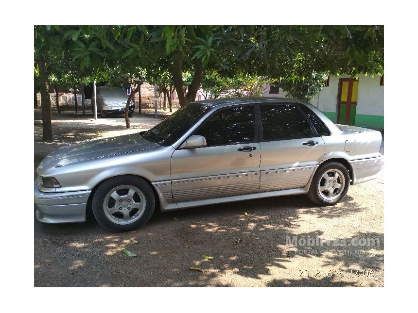 Jual Mobil  Mitsubishi Eterna  1990 2 0 di Jawa Timur Manual 