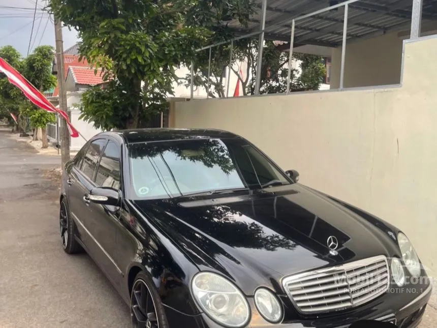 2004 Mercedes-Benz E240 Sedan