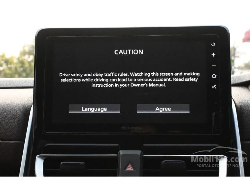 2022 Toyota Kijang Innova Zenix G HV (Premium Color) MPV