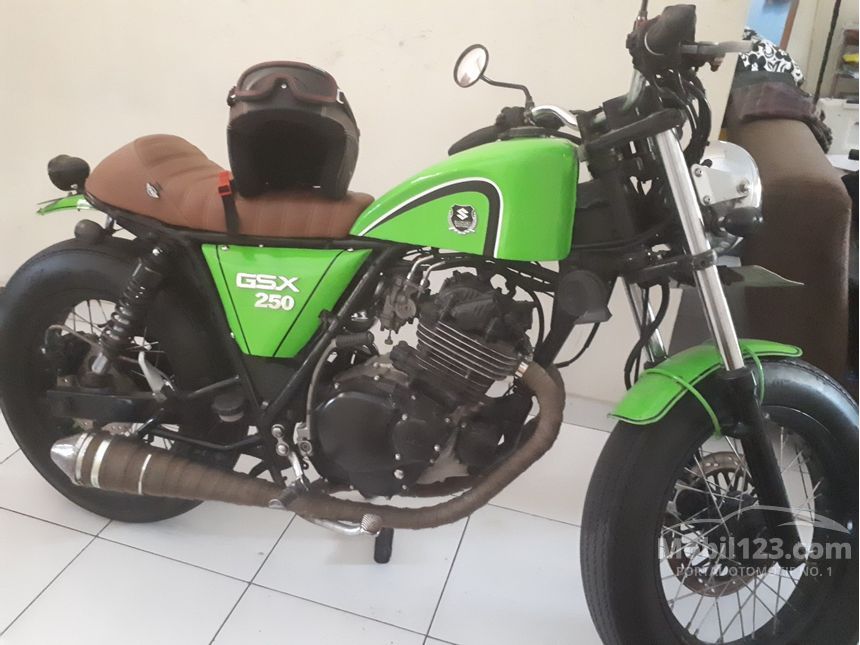  Jual  Motor  Suzuki  Thunder  2004 0 1 di Jawa Barat Manual 