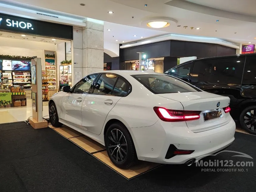 2022 BMW 320i Dynamic Sedan
