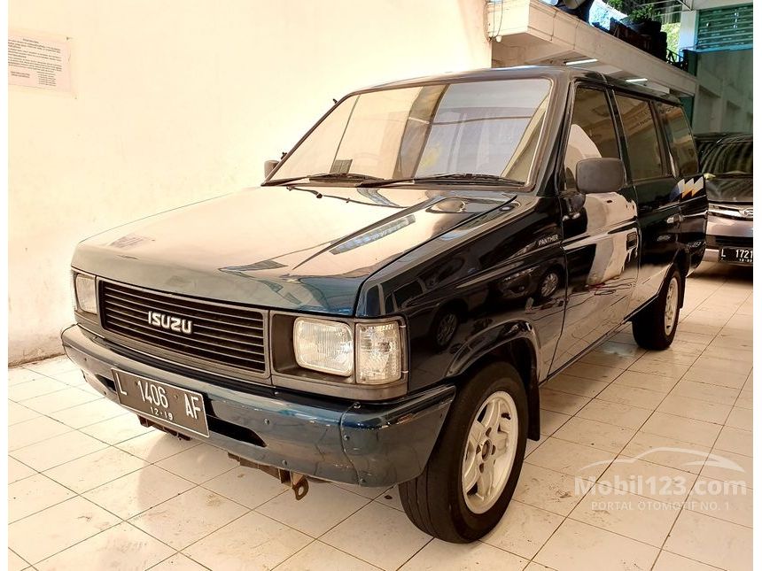 Jual Mobil Isuzu  Panther  1995 2 3 Manual 2 2 di Jawa Timur 