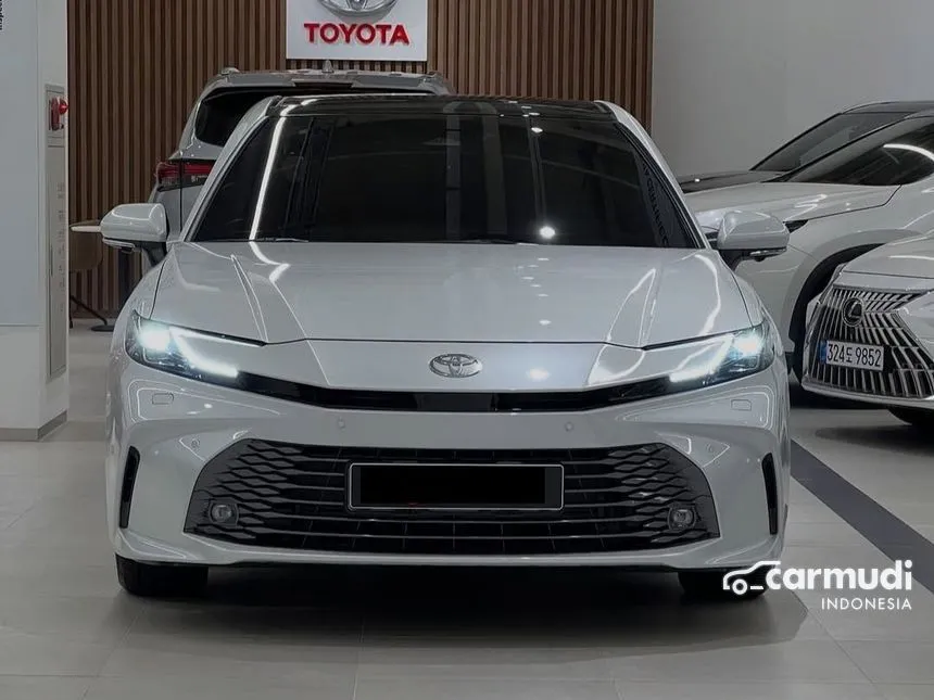 2026 Toyota Camry HEV (Premium Color) Sedan