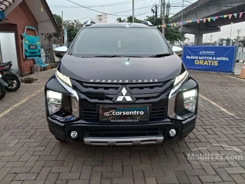 Jual Mobil Mitsubishi Xpander 2022 CROSS Premium Package 1.5 di Jawa Barat Automatic Wagon Hitam Rp 270.000.000