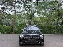 2022 Mercedes-Benz GLC200 2.0 Night Edition AMG Line SUV Black on Black Odo 15 Rb (TERMURAH)