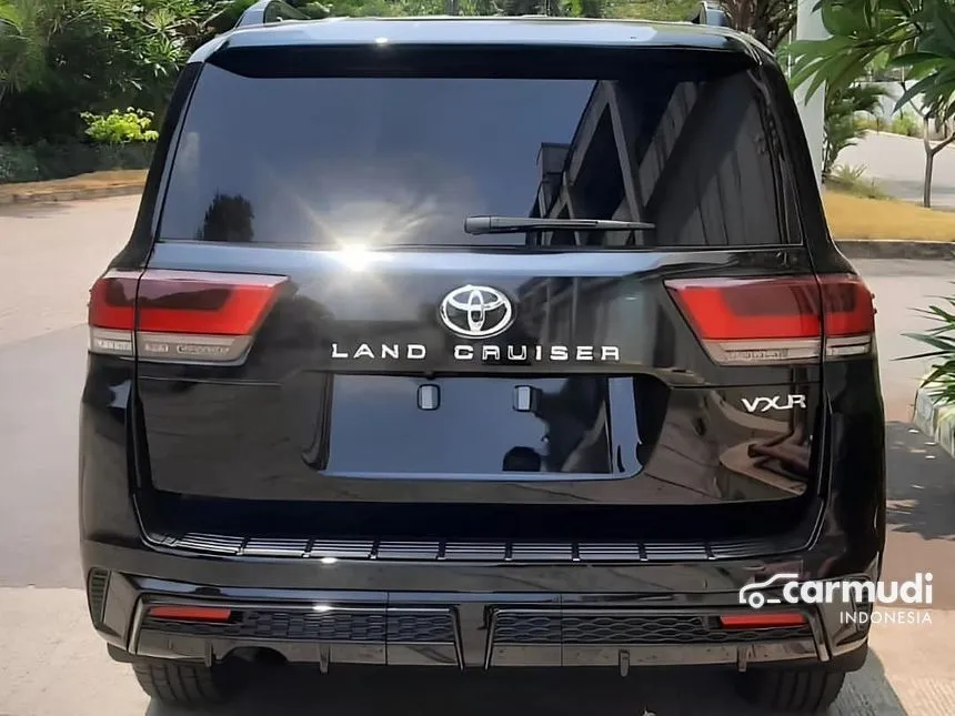 2024 Toyota Land Cruiser VX-R 70th Anniversary SUV