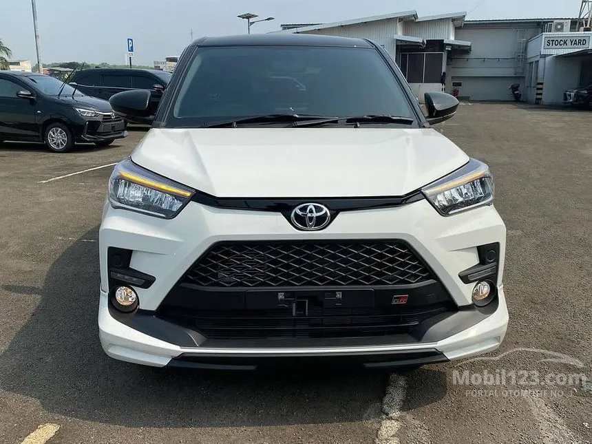 Jual Mobil Toyota Raize 2025 GR Sport (2 Tone) 1.0 di Banten Automatic SUV Putih Rp 190.000.000
