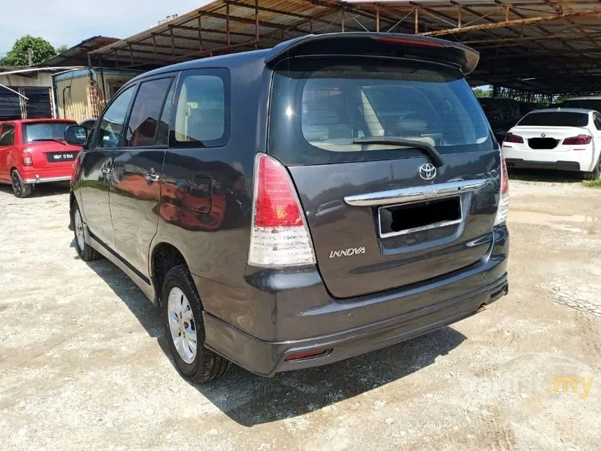 2011 Toyota Innova E MPV