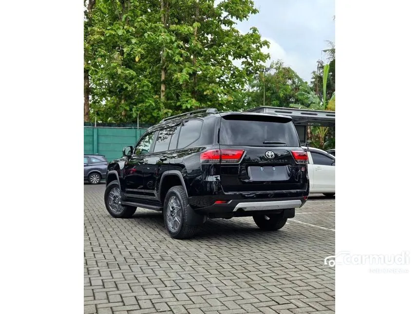 2025 Toyota Land Cruiser 300 VX-R 70th Anniversary SUV