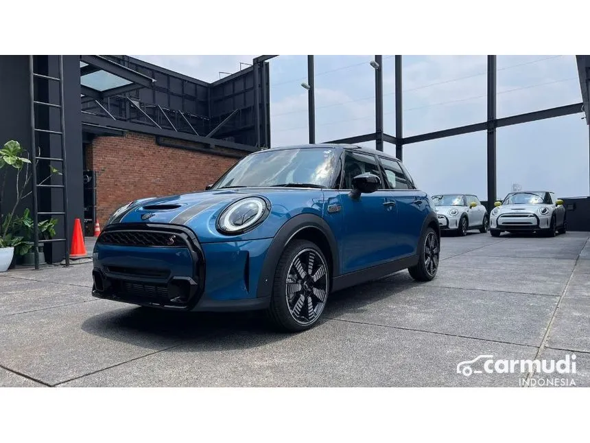 2024 MINI Cooper Cooper SE Hatchback