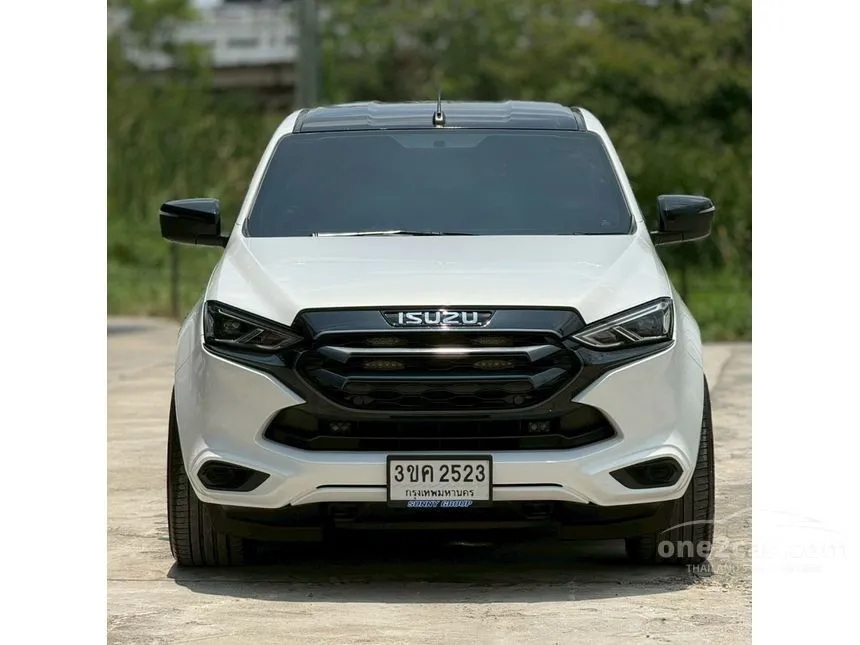 2022 Isuzu MU-X Active SUV