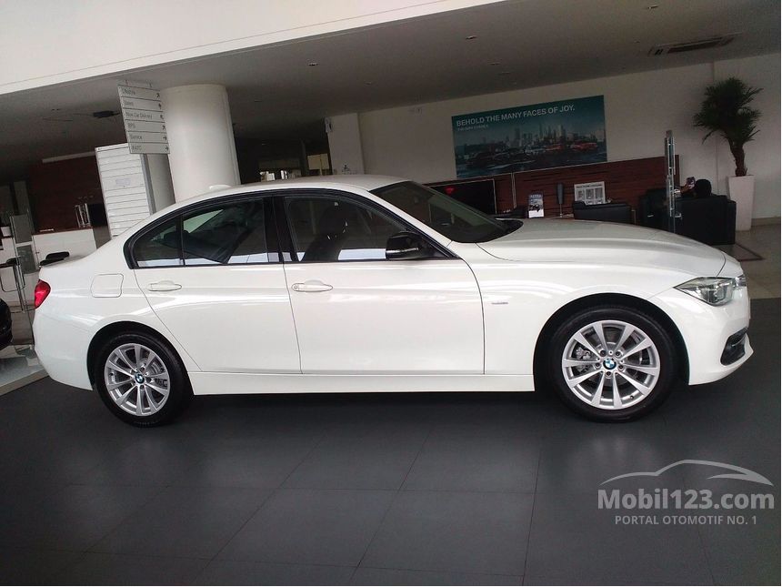 Jual Mobil  BMW 320i 2019 Sport  2 0 di DKI Jakarta 